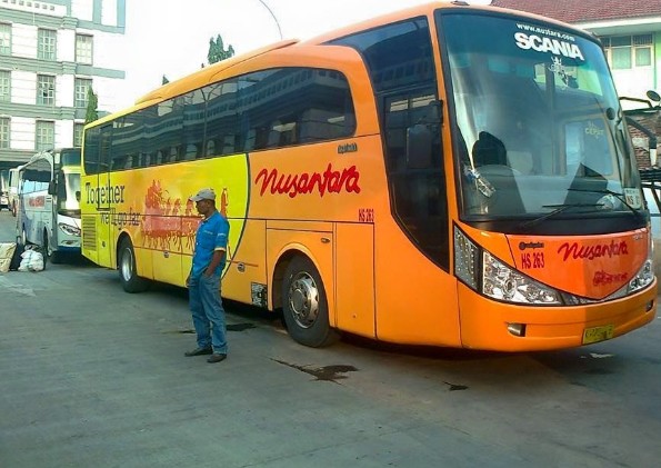Gambar Bus Nusantara